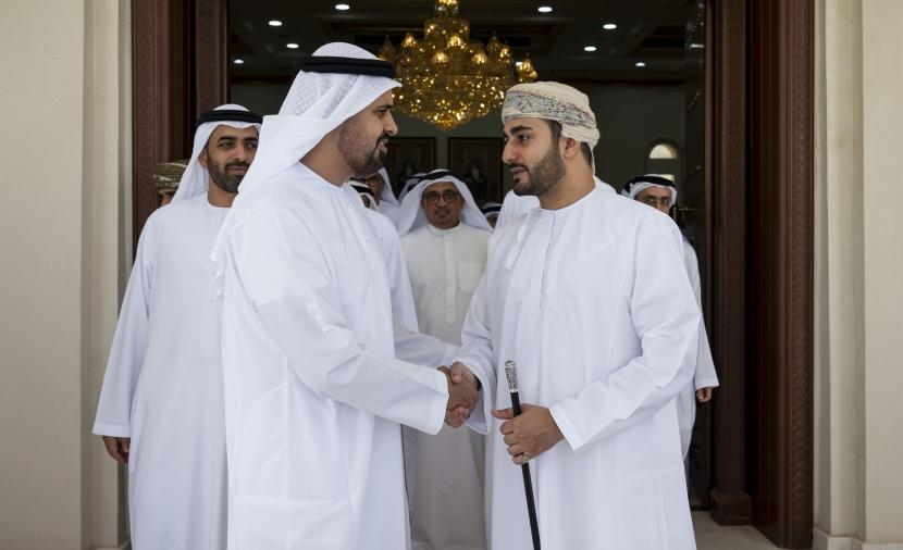 بالصور.. تعازي الشيخ محمد بن زايد إلى جلالة السلطان في وفاة والدة السيدة الجليلة