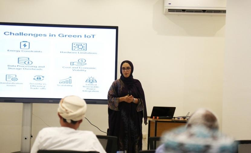 "جامعة التقنية" بصحار تنظم فعالية "قمة التقنيات الناشئة والخضراء"