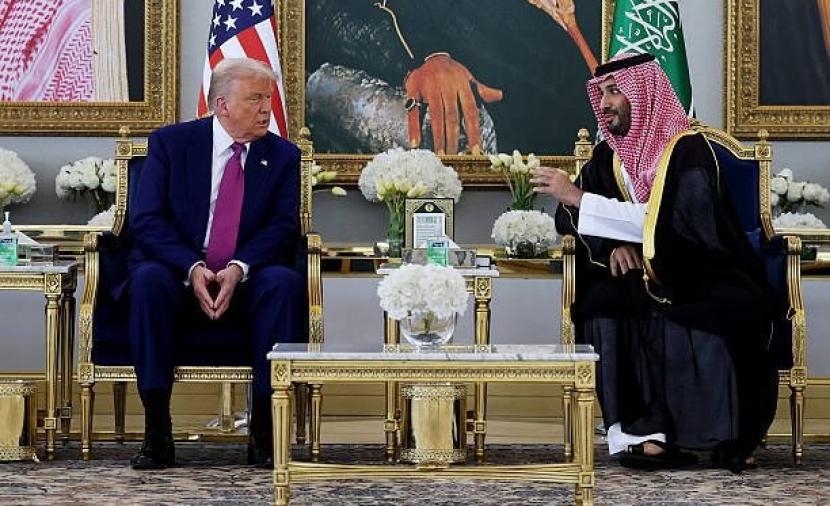 بالفيديو.. محمد بن سلمان يستقبل الرئيس الأمريكي في الرياض