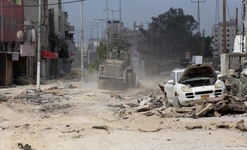 مقتل جندي إسرائيلي وإصابة 9 بتفجير عبوة ناسفة بغزة