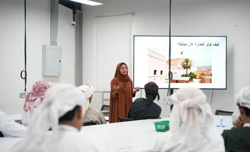 "تنمية نفط عُمان" تموِّل الدفعة الرابعة من البرنامج الصيفي "معرفة وتعزيز" في "جيوتك"