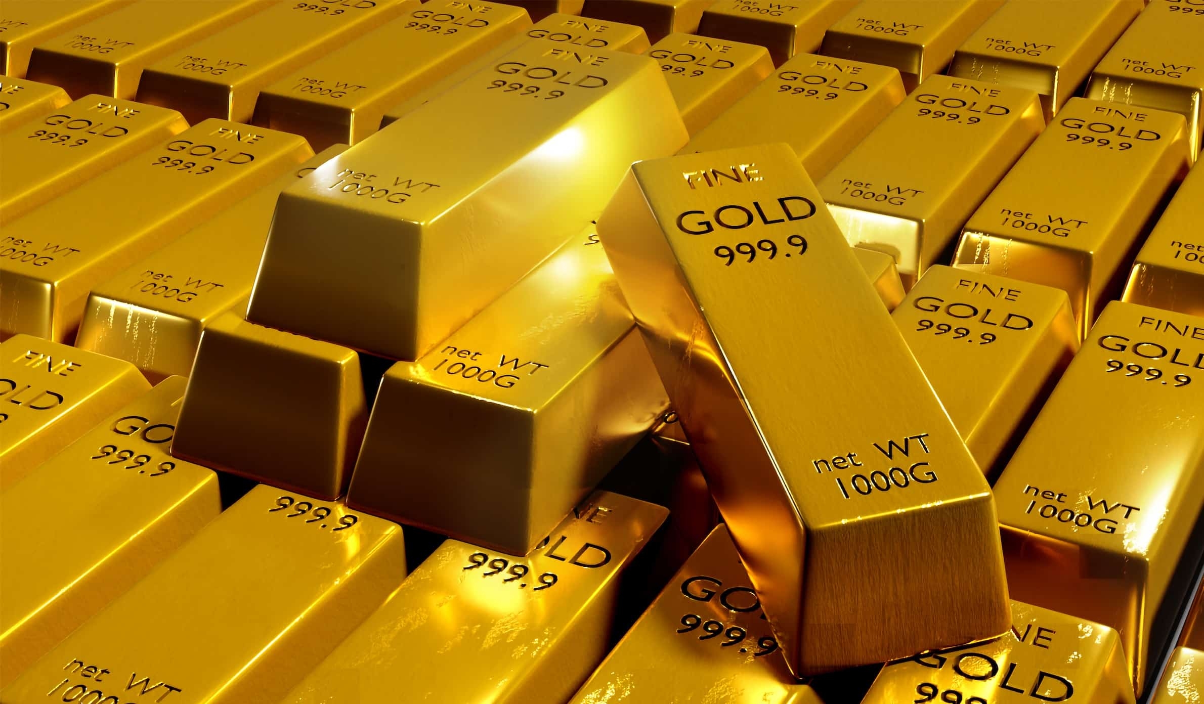 الذهب يرتفع مع ضعف الدولار وتهديدات ترامب بالرسوم الجمركية