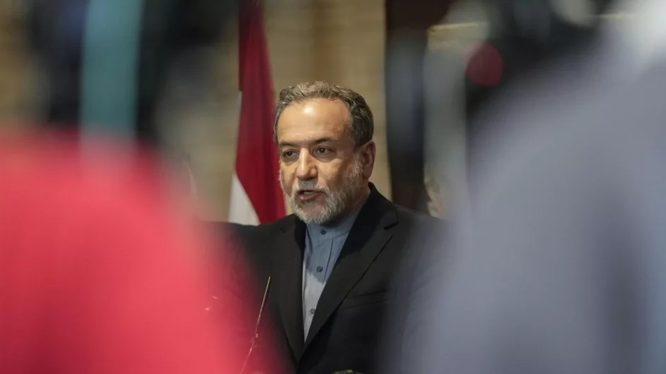 الحوثيون يطلقون صاروخا على شمال إسرائيل لأول مرة ويسقطون مسيرة أميركية