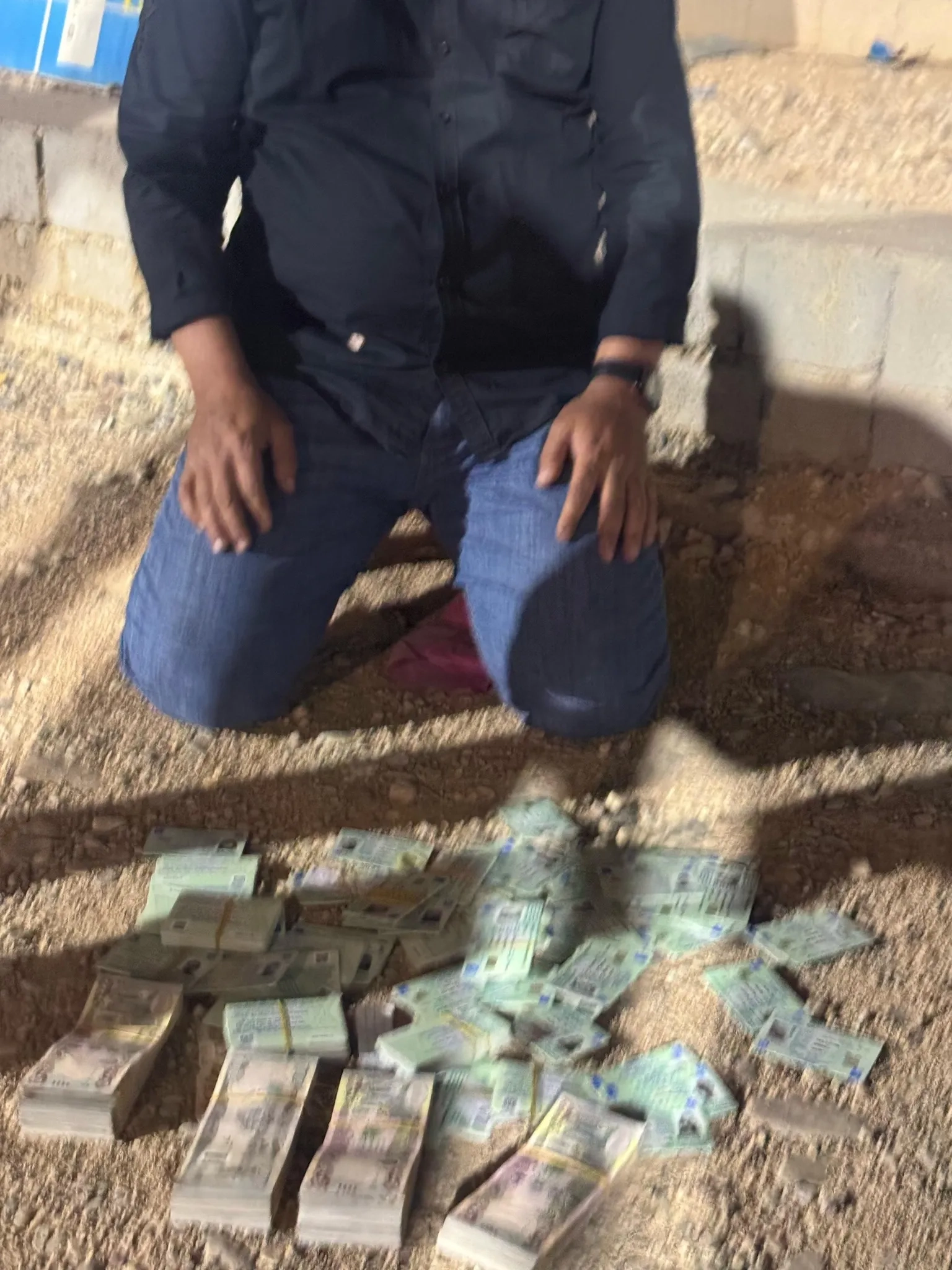 القبض على متهم متلبسا بجريمــــة بيع وشراء 1147 بطاقة ناخب في نينوى