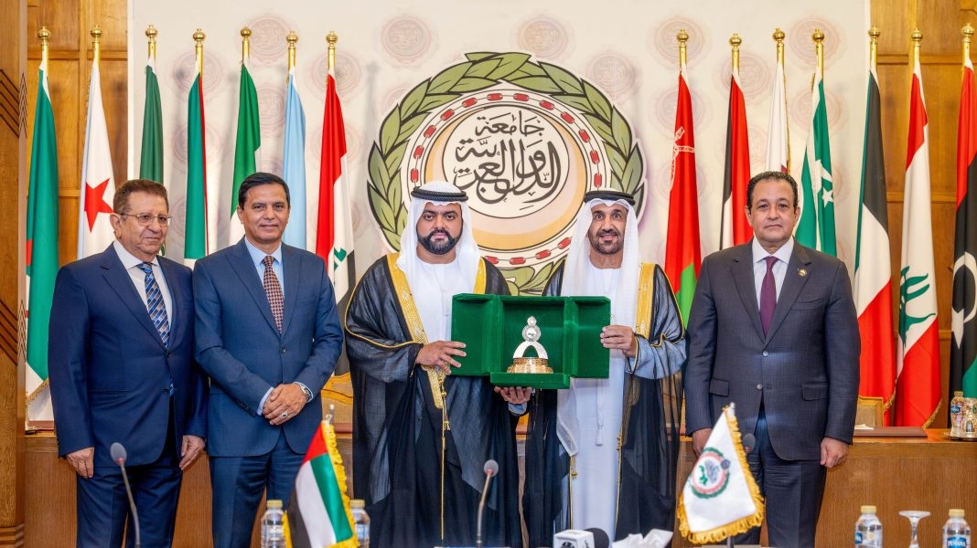 محمد الشرقي يلتقي رئيس البرلمان العربي ويشيد بجهود البرلمان في دعم التنمية الشاملة عربيًا