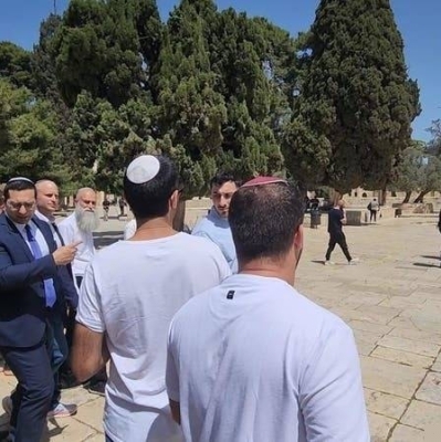 وزير الأمن القومي الإسرائيلي بن غفير يقتحم باحات المسجد الأقصى