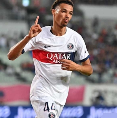 نيوكاسل يستهدف ضم هوجو إيكيتيكي مهاجم فرانكفورت.. شرط جزائي بـ86 مليون إسترليني