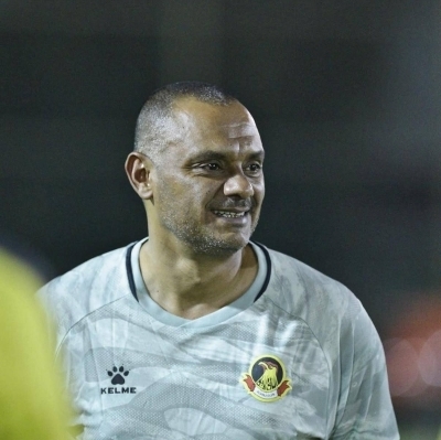 الأهلي يفاوض لاعب ارتكاز كاميروني