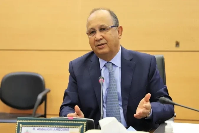 هل يبقى أحيزون رئيسا لجامعة ألعاب القوى بعد مغادرته منصبه في "اتصالات المغرب"؟