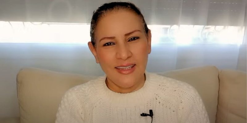 الممثلة عالية الركاب تنتقد تكرار نفس الوجوه في جميع البرامج الرمضانية