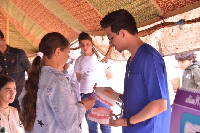تلاميذ مدرسة عين الجمعة بجماعة بوسكورة يستفيدون من قافلة طبية وأنشطة عن صحة الفم والأسنان