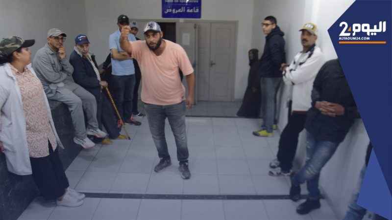 تجار السمك بأكادير يعتصمون على خلفية عدم استفادتهم من محلات سوق باب المرسى(فيديو)