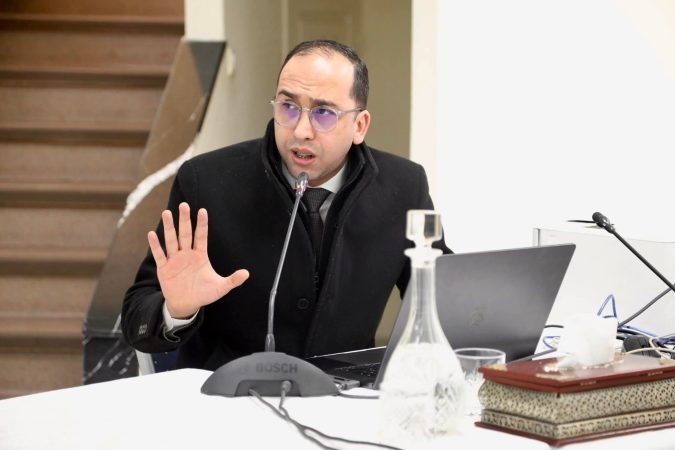 مقرب من العثماني يروي قصة ما حدث له مع طلبة يساريين في تطوان