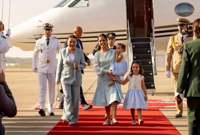 السيدة الأولى لجمهورية السلفادور غابرييلا رودريغيز دي بوكيلي تحل بالمغرب في زيارة عمل للمملكة(صور)