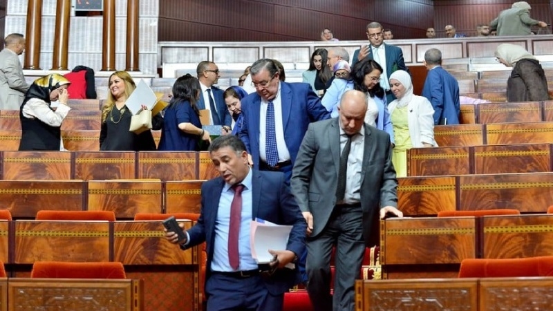 المحكمة الدستورية تشترط الانسحاب "المبرر والمؤقت" للبرلمانيين من اللجان والجلسات تفاديا لتعطيل العمل البرلماني