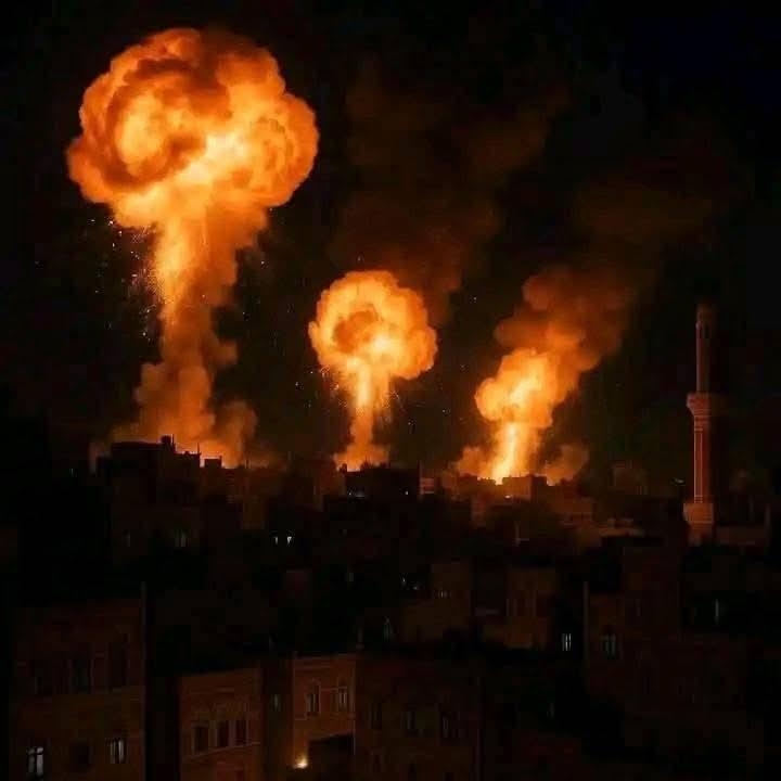 الإعلان عن عدد ضحايا القصف الأمريكي على ميناء رأس عيسى بالحديدة ( فيديو - صور)