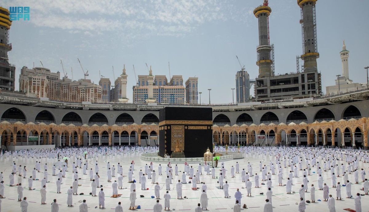 Who's banned from Mecca? 6-month jail sentence for violators