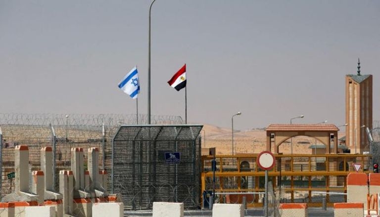 Israel raises alert level and reinforces military presence throughout the country