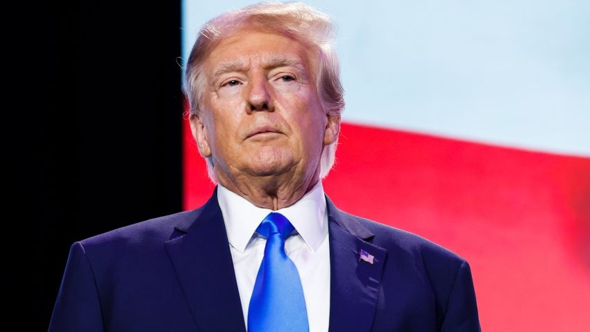 Appeals court pauses ruling that blocked Trump's tariffs