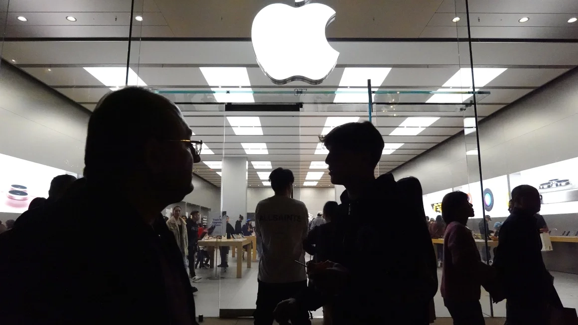 Apple needs the iPhone 16e to be a hit. Here's why it has a chance