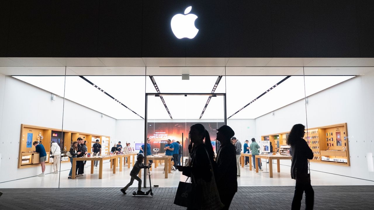 Trump threatens 25% tariff on Apple and says Samsung and other tech companies could be next