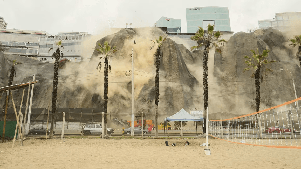 An earthquake off Peru's coast shakes capital, leaving one person dead and 5 injured