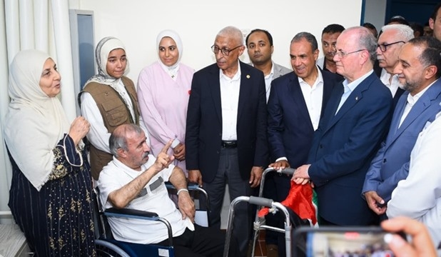 FM, Palestinian PM visit Arish Hospital to check on the wounded from Gaza
