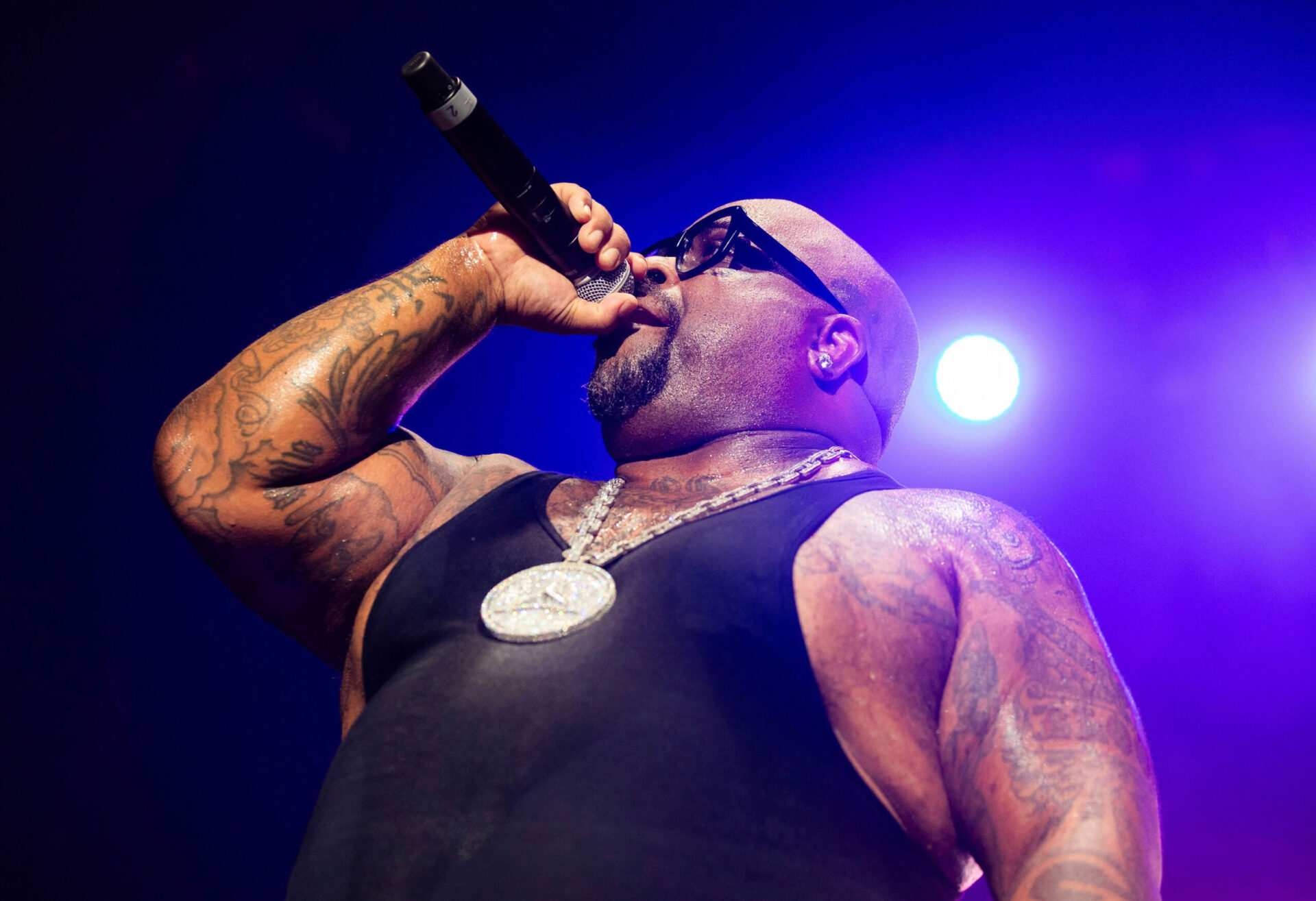 CeeLo Green stirs controversy for wearing Confederate flag