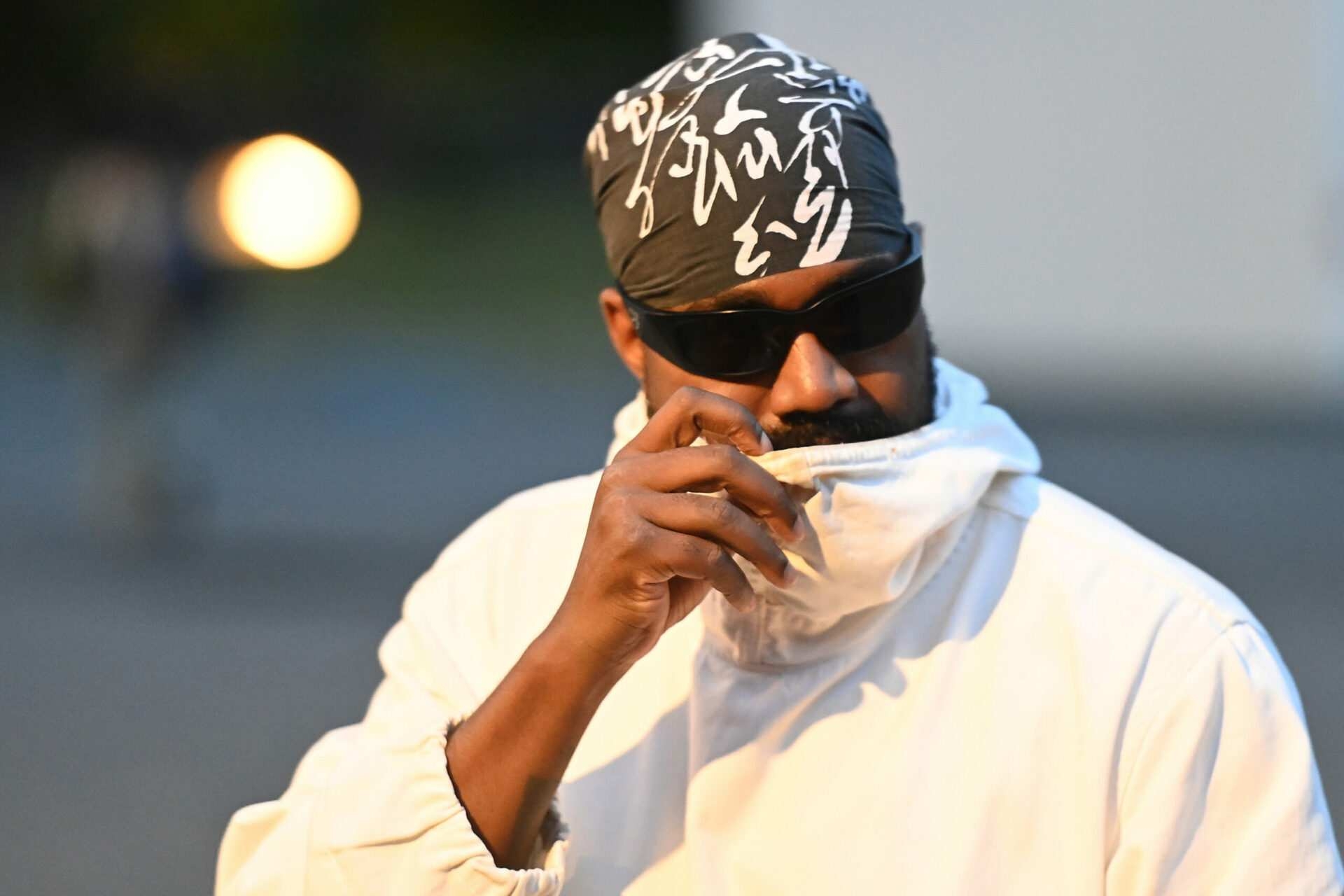 Kanye West storms out of Piers Morgan interview — again