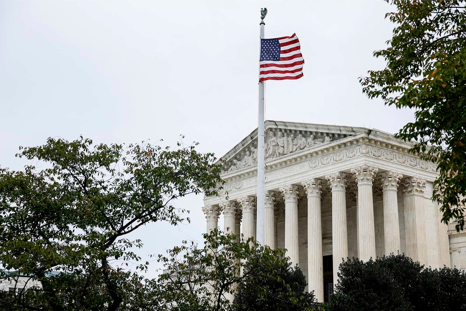 Supreme Court hears arguments in Trump birthright citizenship challenge