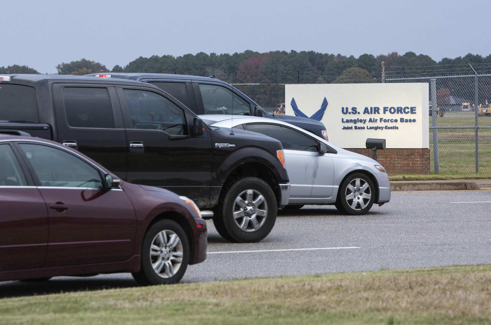 Stunt pilot Rob Holland dies in crash at USAF base ahead of air show