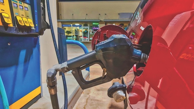 Trump touts falling gas prices for holiday weekend