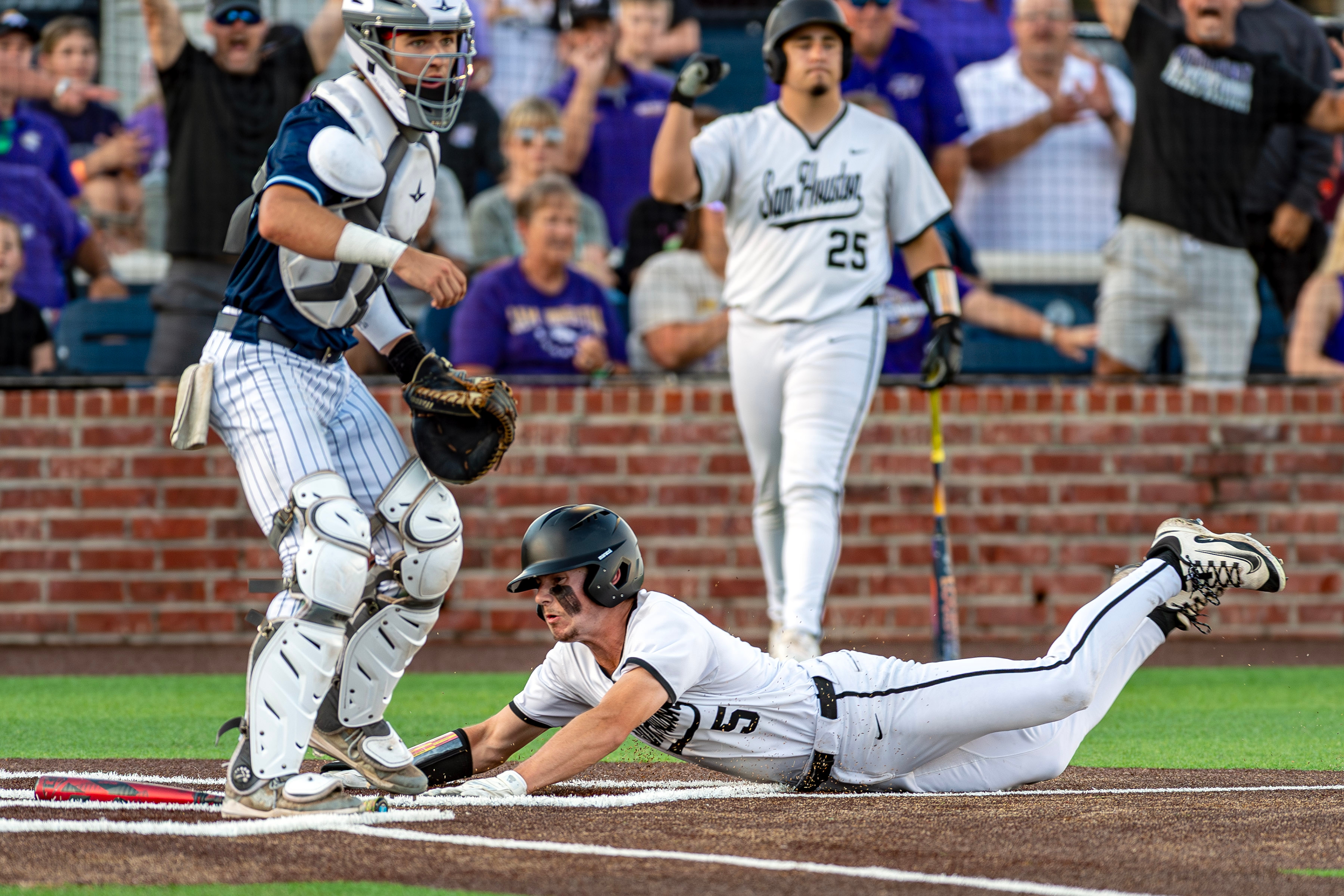 PHOTO GALLERY: Sam Houston beats rival Barbe in semifinals