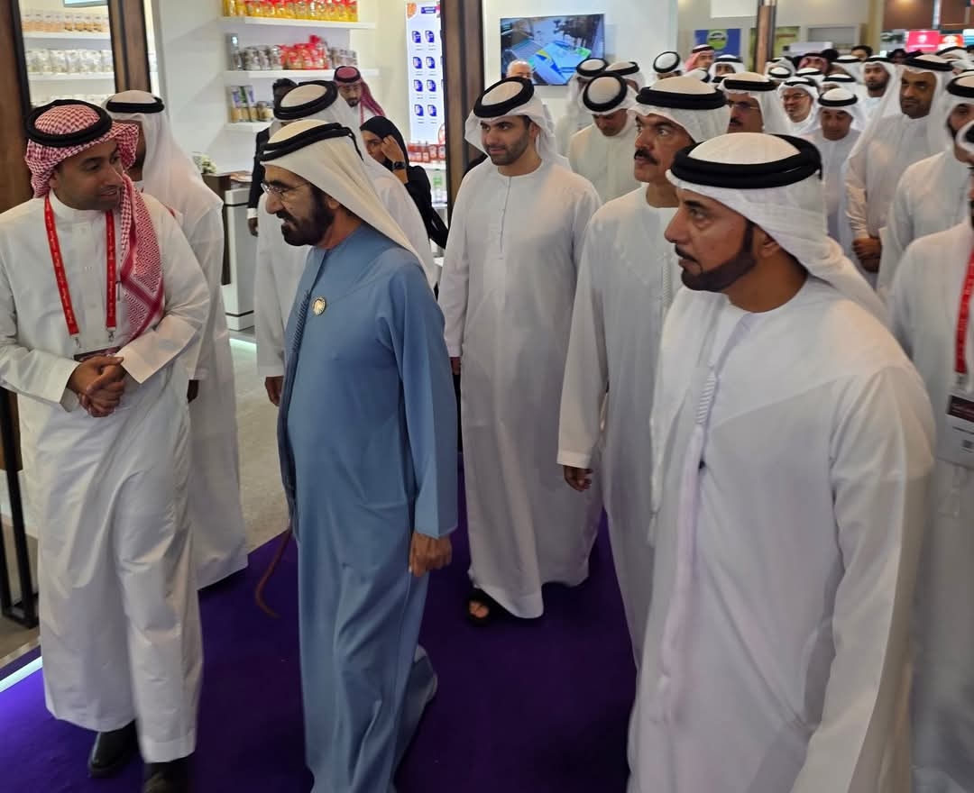 رئيس مجلس الوزراء الإماراتي يتفقد الجناح المصري بمعرض جلفود دبي