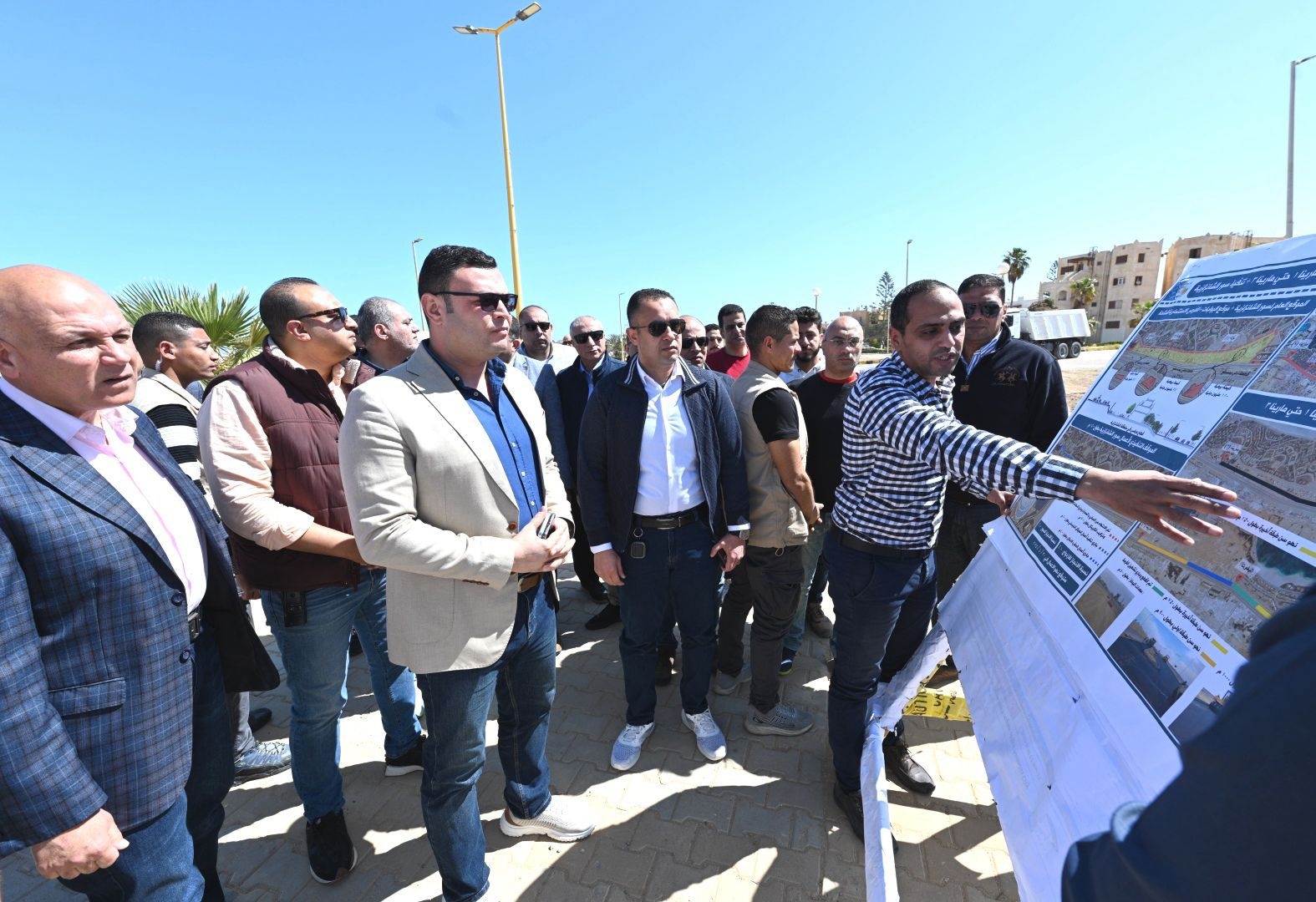 وزير الإسكان يتفقد تنفيذ بعض الأعمال بمركز مارينا العلمين السياحي