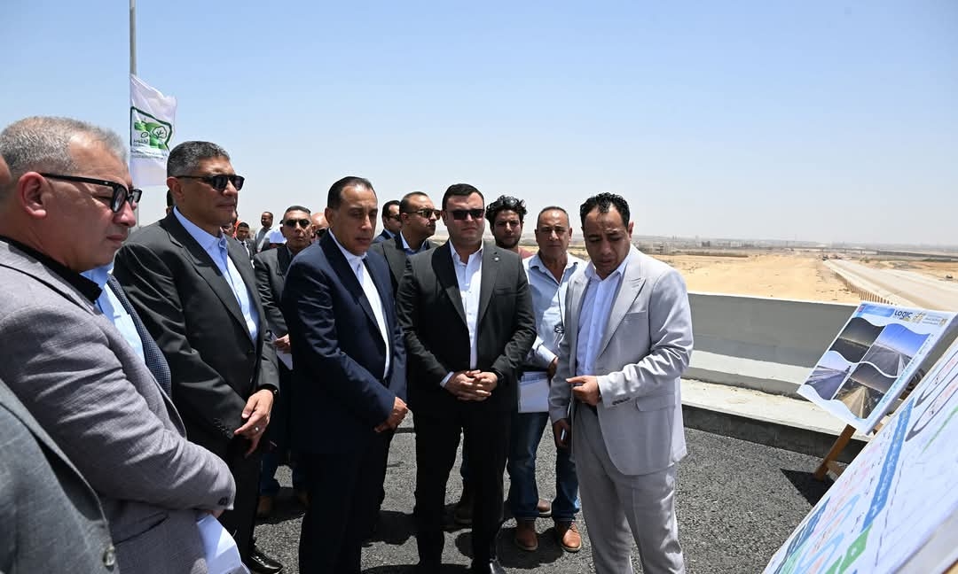 رئيس الوزراء يتابع موقف المشروعات الجارية بمنطقة الحزام الأخضر بالسادس من أكتوبر