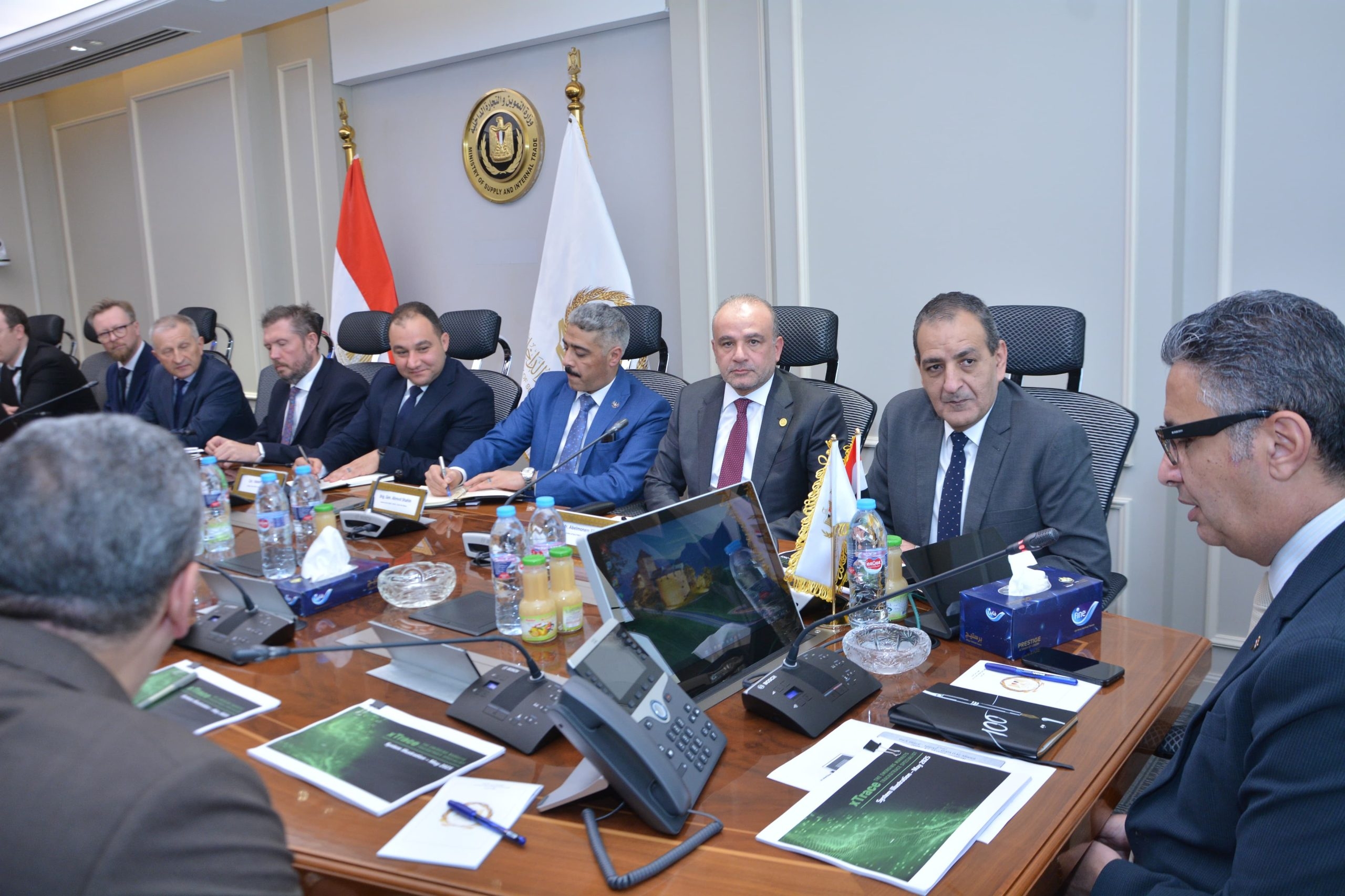 وزير التموين يبحث نظم تتبع السلع الأساسية مع تحالف شركات التقنية الدولي بمشاركة وفد روسي