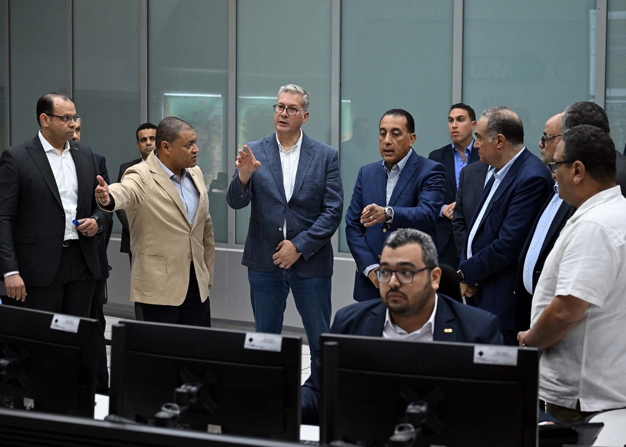 رئيس الوزراء يتابع من مركز التحكم في الشبكة القومية للغاز الطبيعي جاهزية الشبكة وتأمين الإمدادات