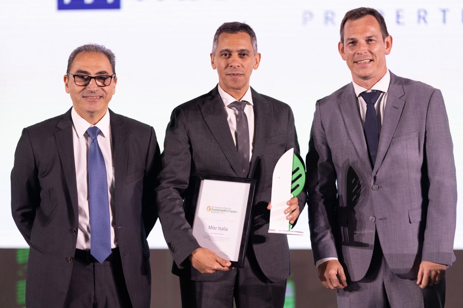 تكريم «مصر إيطاليا العقارية» بجائزة «شنايدر إلكتريك للاستدامة 2024» في الشرق الأوسط وأفريقيا