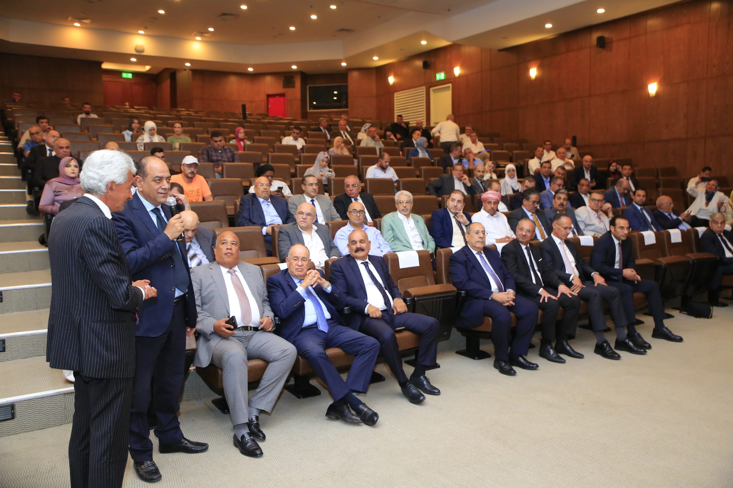 مطالبات بالتوسع في المناطق اللوجيستية ومشاركة «القابضة الغذائية» بمبادرة خفض الأسعار