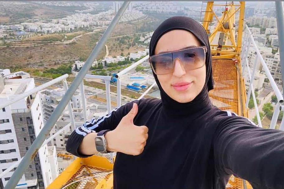صعودٌ إلى السماء... لا بحثًا عن النجاة، بل عن معنى البقاء