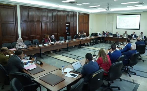 لجنة المالية والميزانية تستمع إلى ممثلين عن وزارة التجهيز والإسكان ووزارة الاقتصاد والتخطيط