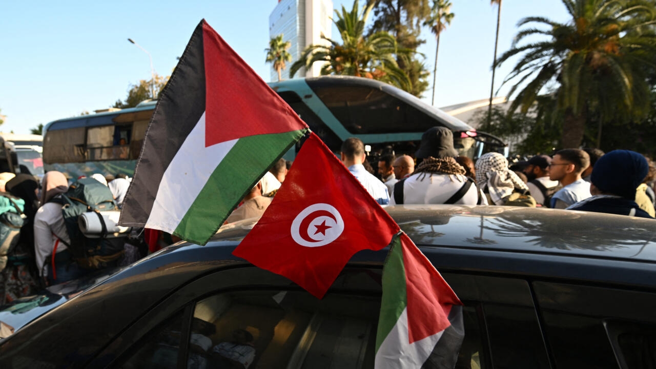 قافلة الصمود تدعو الراغبين في العودة إلى تونس لتسجيل أسمائهم في موقع التخييم بمصراته