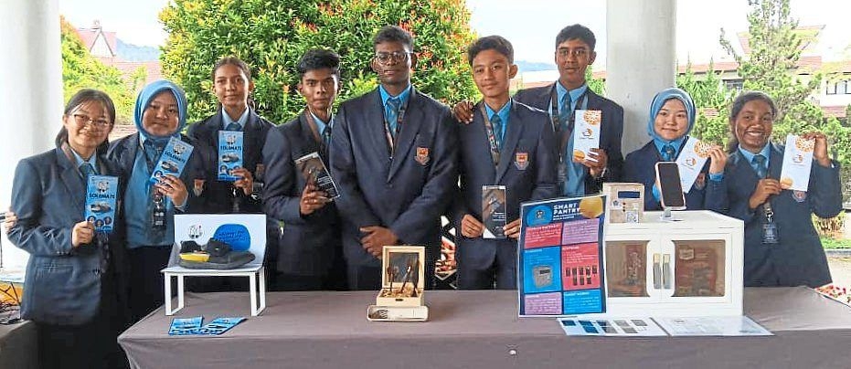 Teens strike gold in STEM