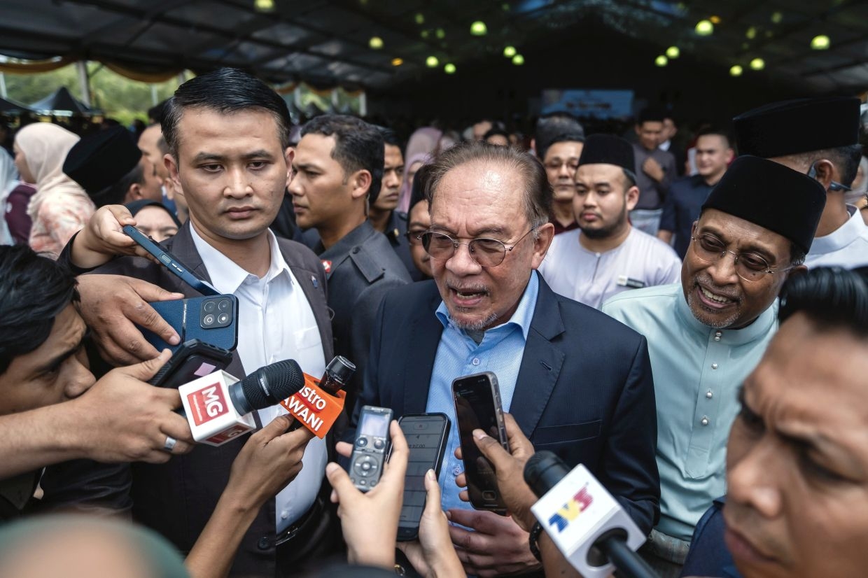 PM Anwar quotes ‘Tunggu Sekejap' song in light moment on PKR poll upsets