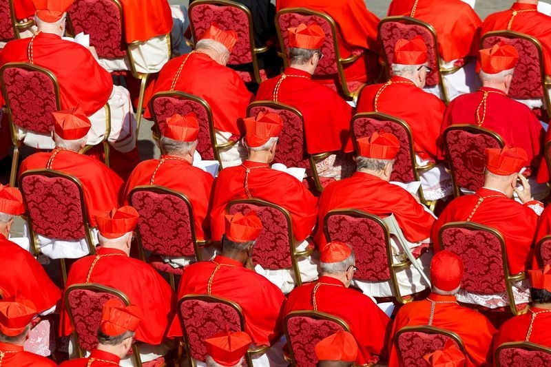 Factbox-What is a Roman Catholic conclave and who takes part?