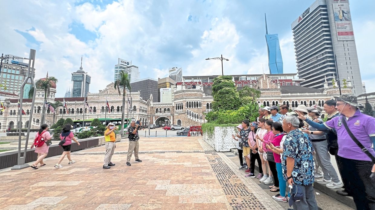 Experts predict visa-free extension will boost economy
