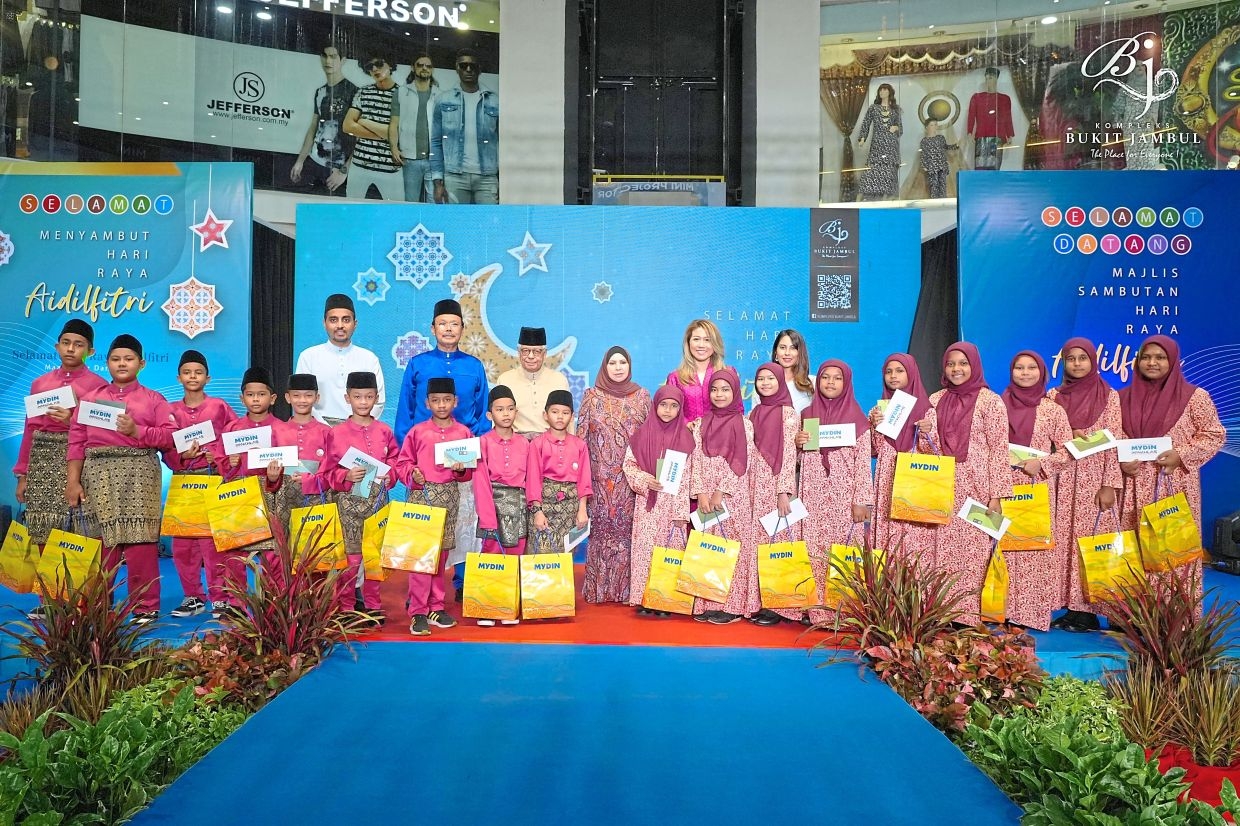Penang mall shares Aidilfitri cheer with underprivileged children