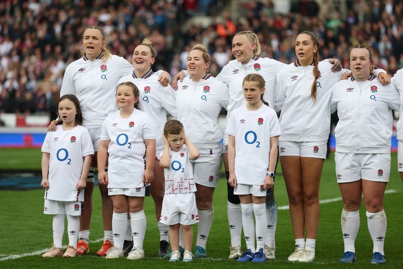 Rugby-France can do dominant England a favour by pushing them hard at Twickenham