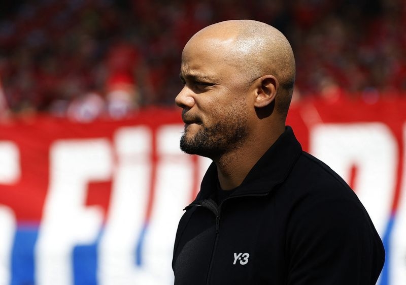 Soccer-Bayern Munich keeping title talk to a minimum ahead of Mainz game, coach says